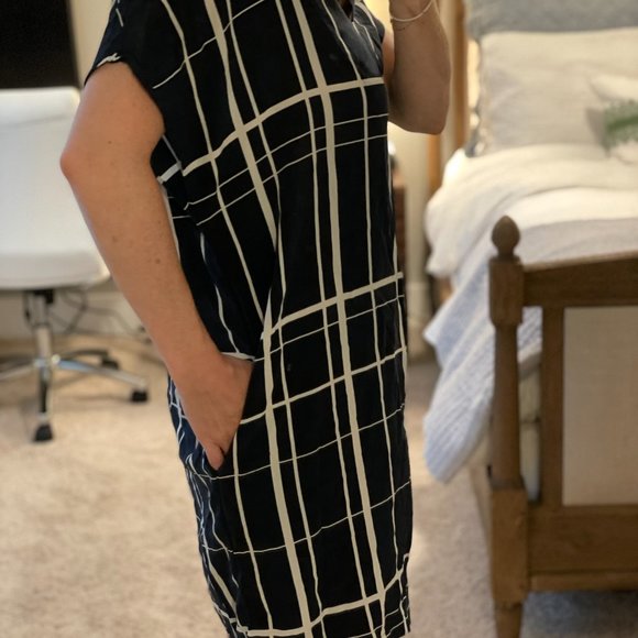 Vince Navy and White Lattice-Print Silk Shirtdress - Picture 4 of 5